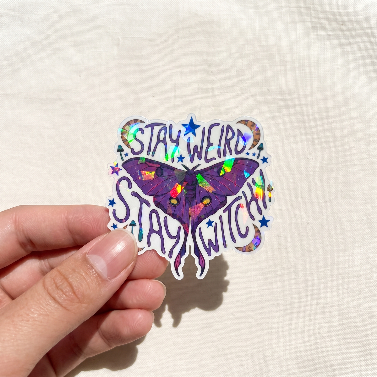 Autocollant découpé Stay Weird Stay Witchy - Laminé holographique